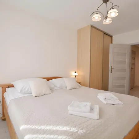 Bryza - Osiedle Debina - Centrum - Parking * 슈비노우이스쳬