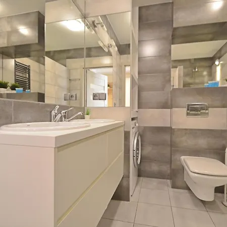 Bryza - Osiedle Debina - Centrum - Parking *