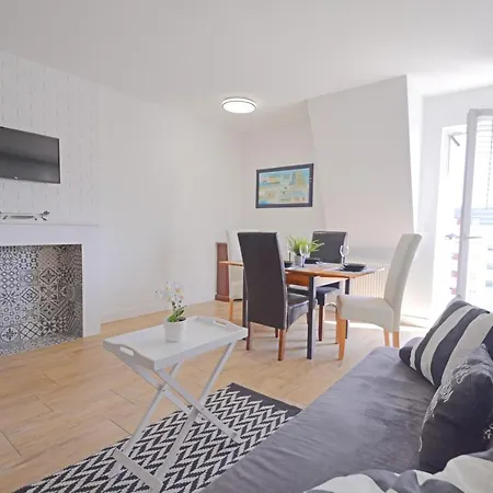 Bryza - Osiedle Debina - Centrum - Parking 아파트 슈비노우이스쳬