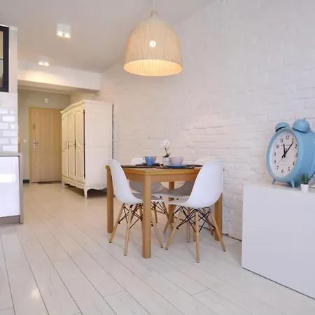 Bryza - Osiedle Debina - Centrum - Parking