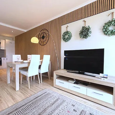 Bryza - Osiedle Debina - Centrum - Parking *