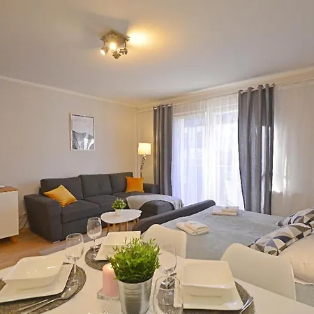 Bryza - Osiedle Debina - Centrum - Parking * 슈비노우이스쳬