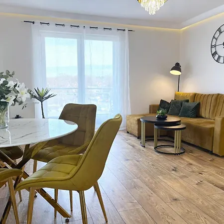 Bryza - Osiedle Debina - Centrum - Parking Свиноуйсьце
