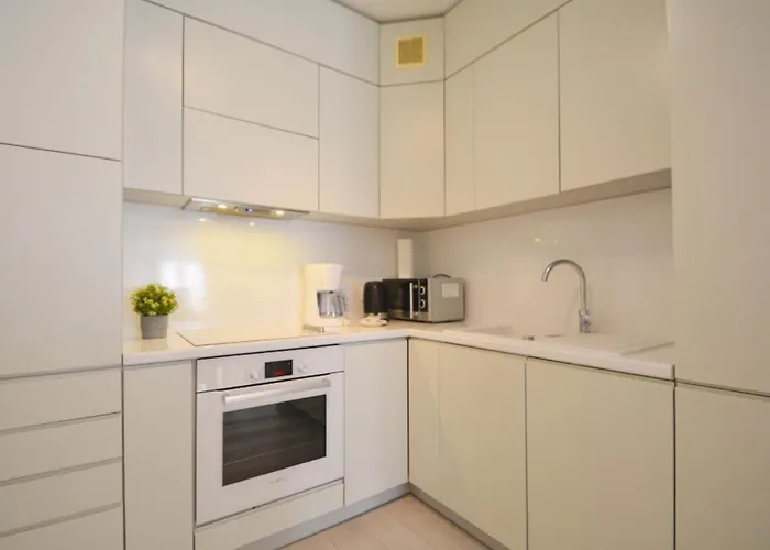 Bryza - Osiedle Debina - Centrum - Parking *