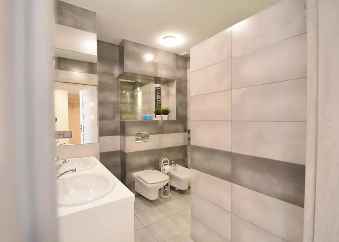 Bryza - Osiedle Debina - Centrum - Parking *