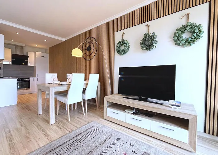 Bryza - Osiedle Debina - Centrum - Parking *